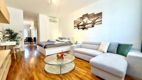 Downtown Pilot Apartment